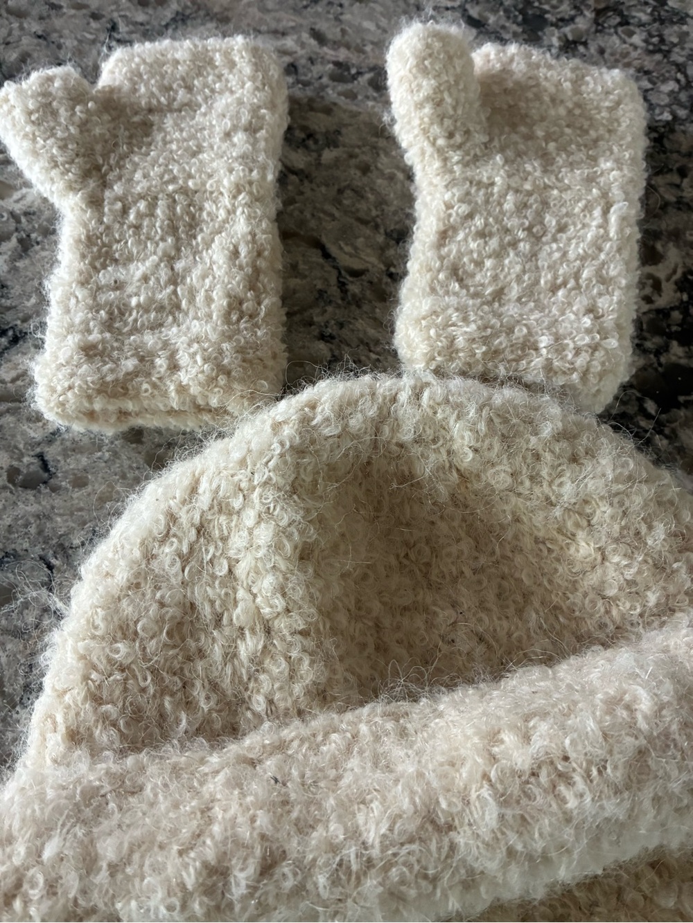 Cozy Alpaca Knit Beanie & Fingerless Gloves Set - Cream